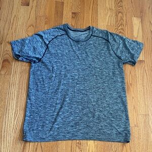 Lululemon Mens Short Sleeve Size XL